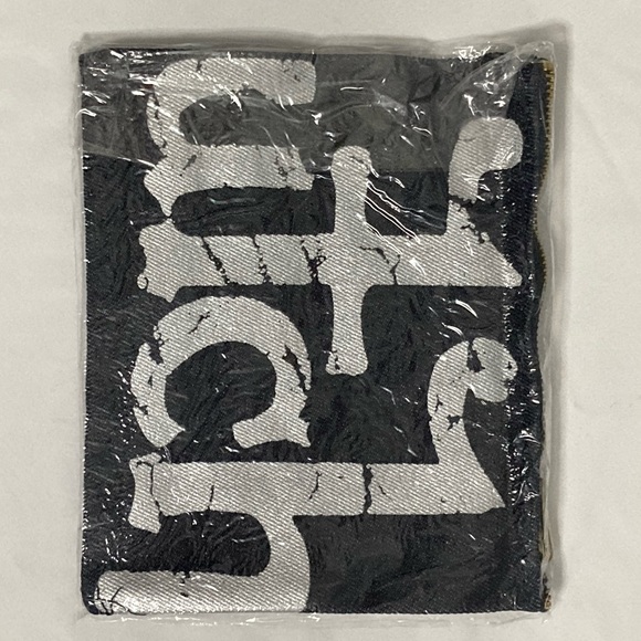 1999 Von Dutch: DeadStock Makeup Zipper Bag - Picture 2 of 3